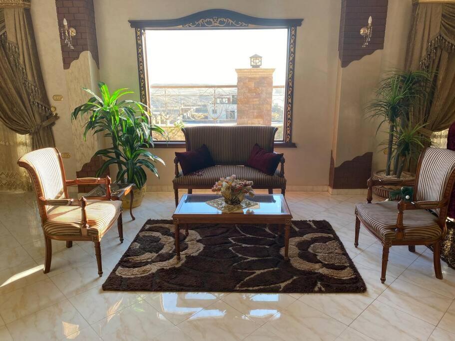 Royal Pyramids Palace Residence Кайро Екстериор снимка