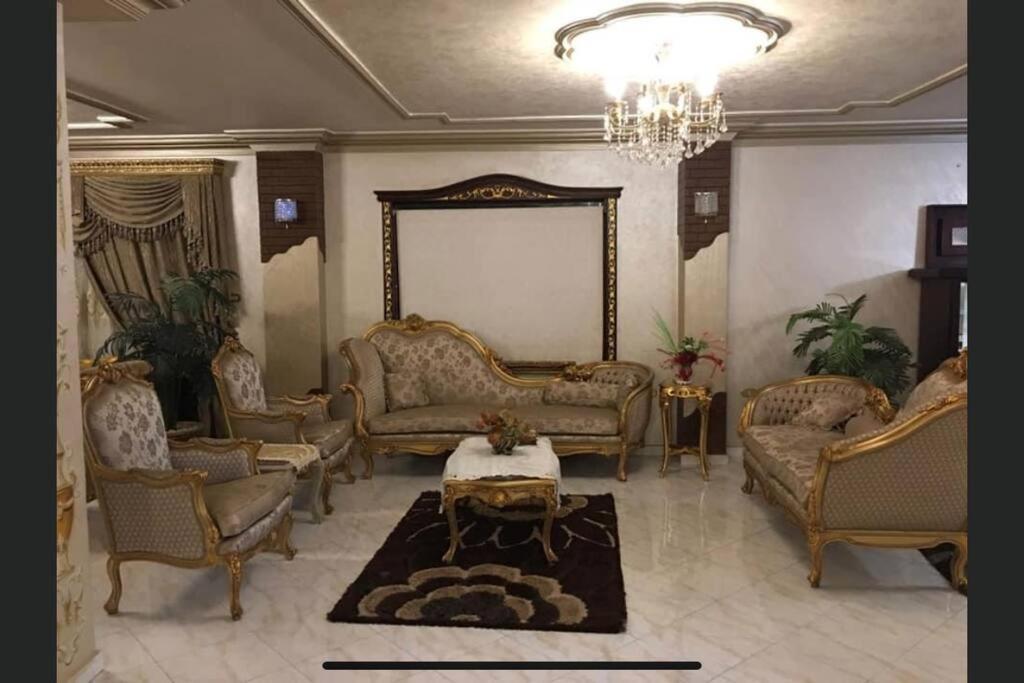 Royal Pyramids Palace Residence Кайро Екстериор снимка