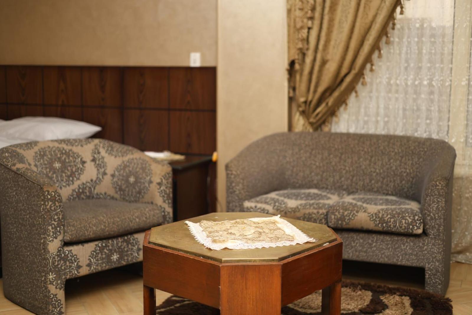 Royal Pyramids Palace Residence Кайро Екстериор снимка